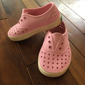 Native Miller toddler Shoe sz 7
